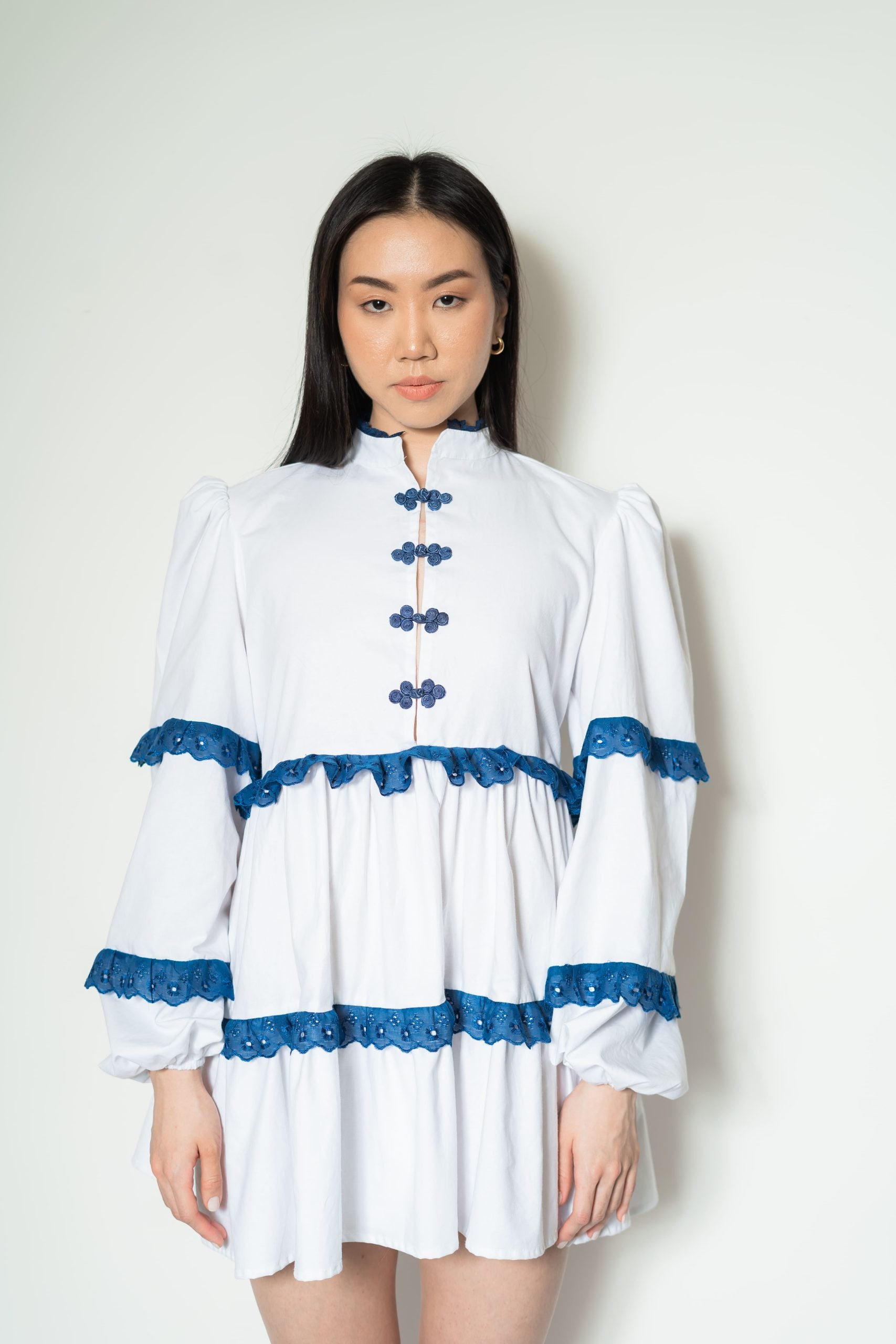 Vestido Curto Com Manga Capri Branco