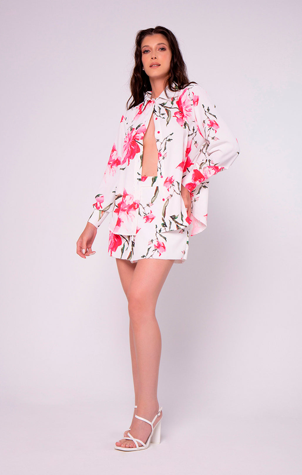 Shorts Cintura Média Lírio