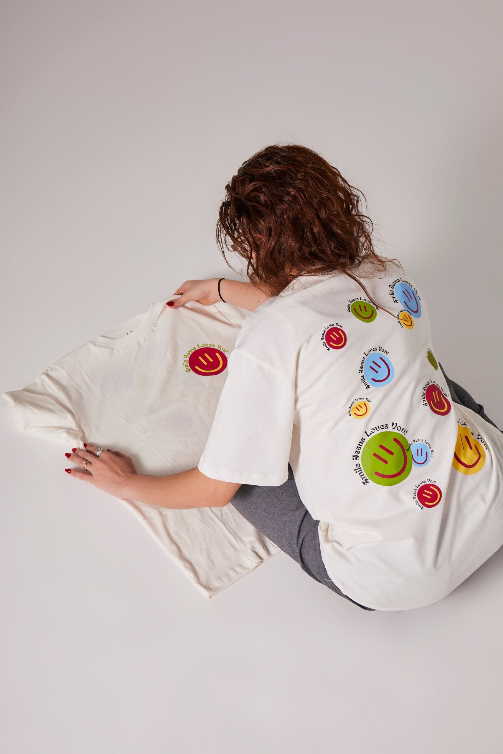 T-shirt Smile Jesus Loves U