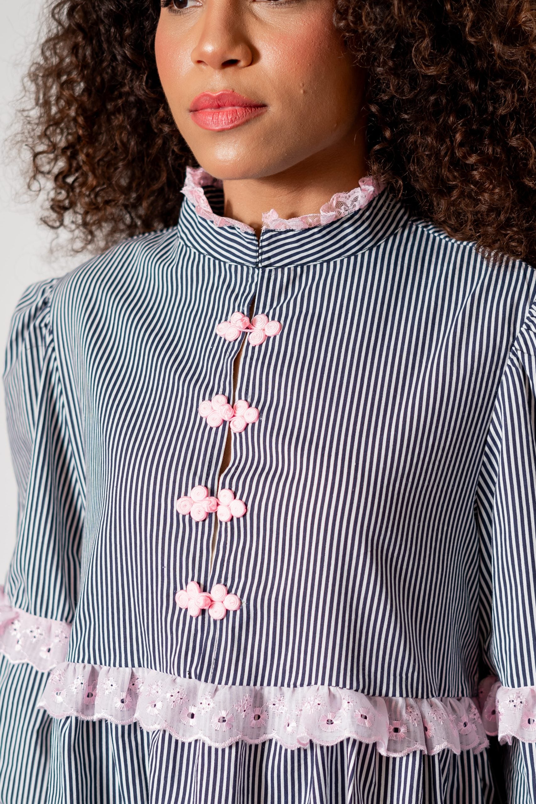 Vestido Curto Com Manga Capri Listra