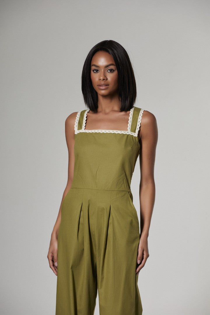 Macacão Detalhes Flora Verde Oliva