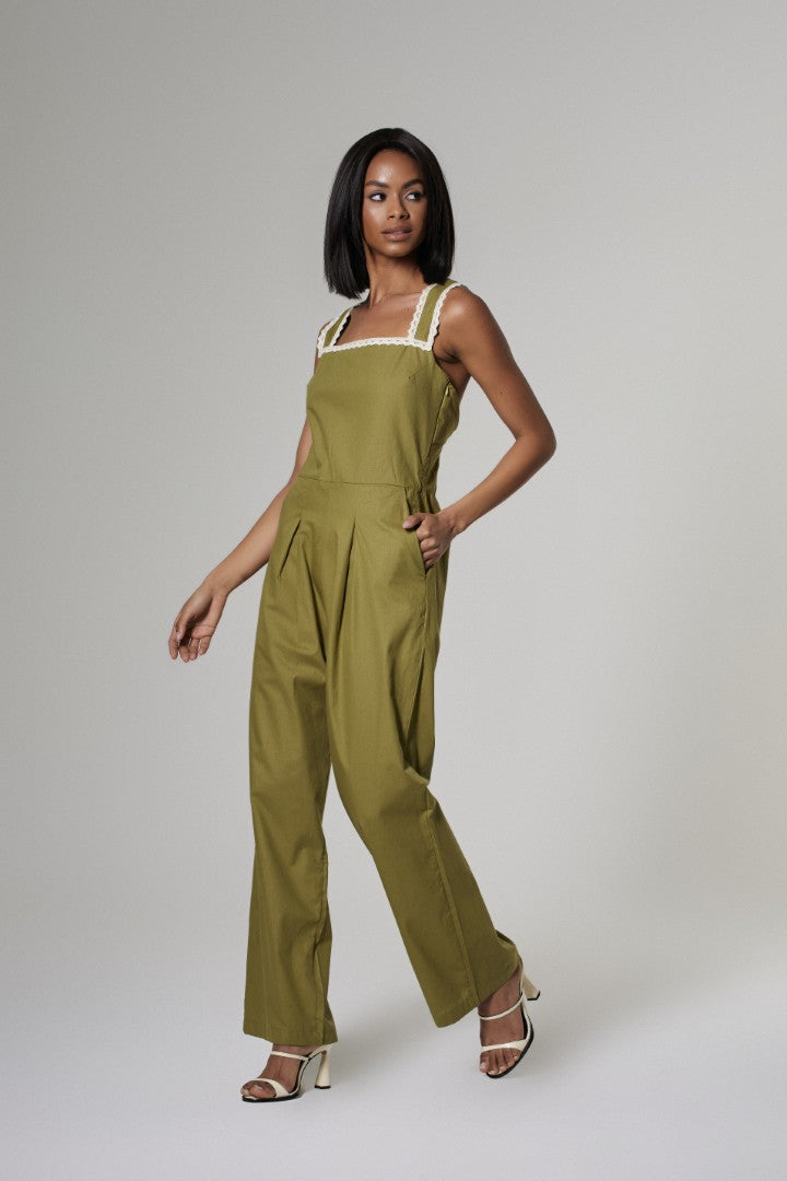 Macacão Detalhes Flora Verde Oliva